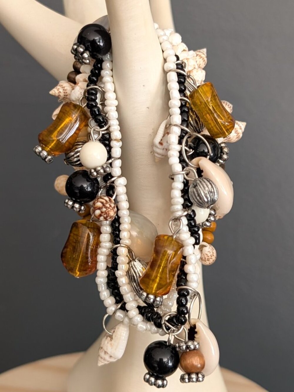 3 stretch shell bracelets - Picture 3 of 9